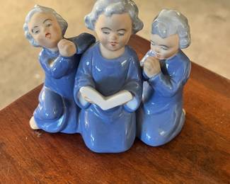 Vintage Inarco Japan Praying Boy and Girl Figurines Blue and White