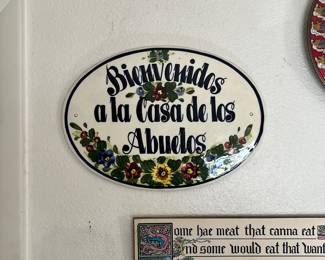 Talavera Ceramic Plaque: Bienvenidos a la Casa de los Abuelos