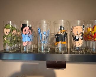 Vintage Warner Bros Tumblers