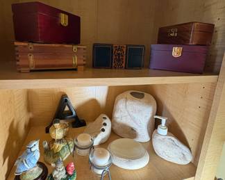 Bath Set & Collectibles