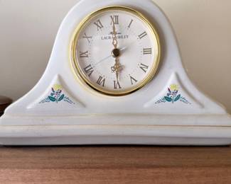 Laura Ashley Parfums Porcelain Floral Mantel Clock
