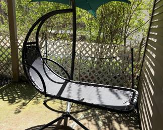 Outsunny Floating Chaise Lounge Chair with Umbrella