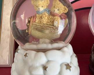Cherished Teddies Clara and Clementine Snow Globe
