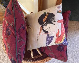 Japanese Geisha Print Throw Pillow Set with Damask Accent Pillows