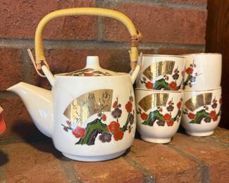 Vintage Kutani Ware Tea Set with Floral and Fan Motif