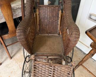 Look at THIS stroller!!