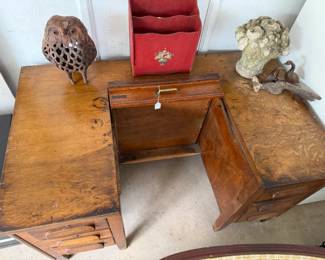 Large photo of the vintage desk