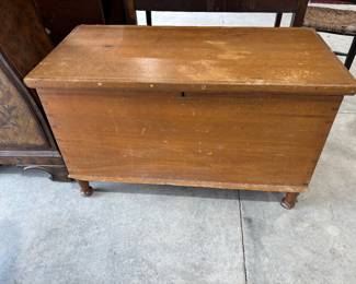 Pine blanket chest