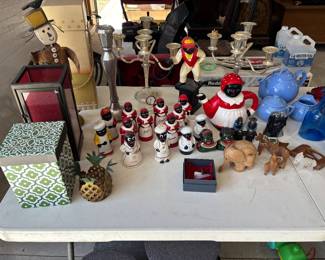 Collection of salt & pepper shakers 