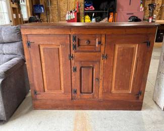 Oak cupboard 