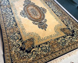 Ethan Allen fringed rug (approx. 6.6' x 9').