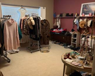 Women's clothing, shoes, jewelry & accessories.