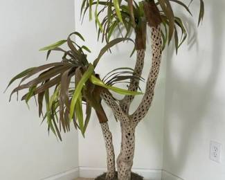 120 largeartificialyuccatreewithcholla