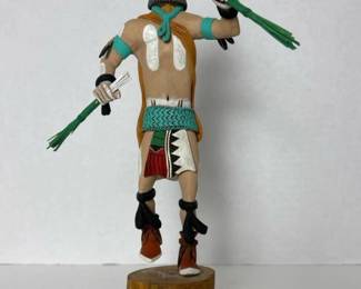 093 handcarvedhopiowlkachinadollbyarm