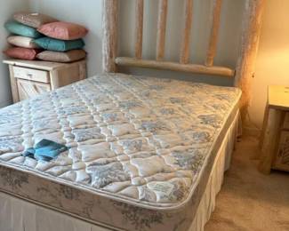 142 rusticlogheadboardwithqueenbedfram