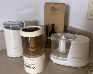 029 collectionofassortedfoodchopperscui