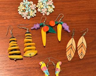 There is a nice selection of mostly vintage fashion jewelry