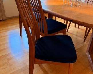 Gorgeous vintage Benny Linden teak dining set with black upholstered seats