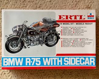 Vintage Ertl BMW R-75 with Sidecar model kit