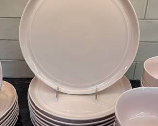 Vintage dinnerware by Aaron Prabyn for Crate & Barrel in Like New vintage condition