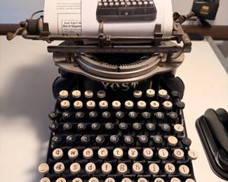 Ca. 1895-1905 Yost No. 4 typewriter w/ Grasshopper leg action