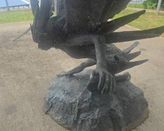 Side view of sculputure