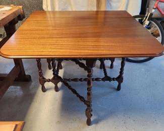 antique expandable gate table