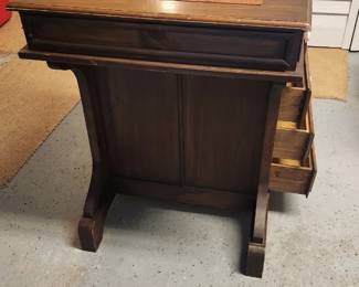 antique 8 drawer camptains desk