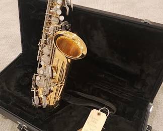 Jupiter Alto Sax w 2 cases