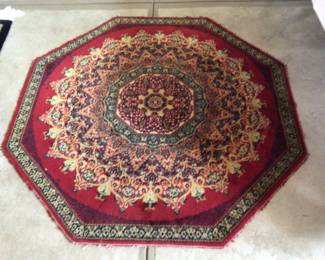 Octagonal area rug 55”x55”