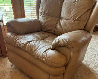 Benchcraft Leather Chair Recliner