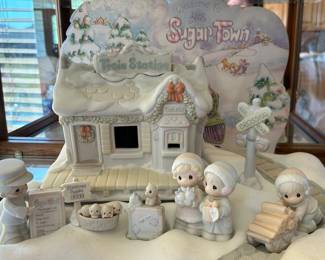 Precious Moments Sugar Town