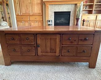 Broyhill Attic Heirlooms Coffee/Cocktail Table