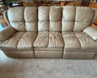 Benchcraft Leather Sofa Recliner