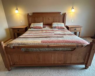 King Size Attic Heirlooms Bed