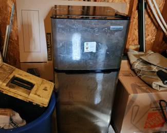 Frig/freezer combo 
