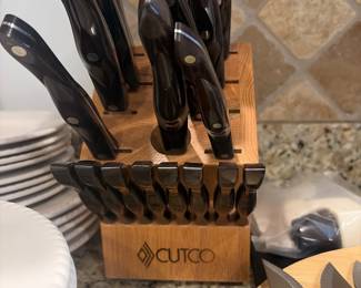 Cutco knife set 18pc w/sharpener