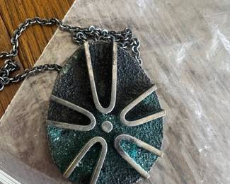 Tuttle pendant
