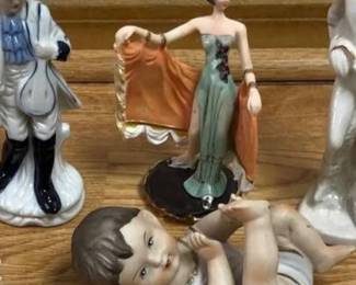 Figurines