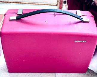 Bernina Sewing  Machine w/case