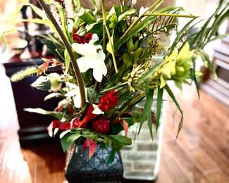 Custom Floral Designs 