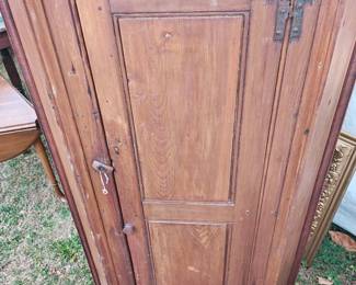 18th Century Corner cupboard with rosehead nails 