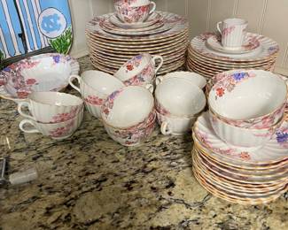 BEAUTIFUL large set og Spode China