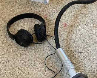 Sony Headphones w Adjustable Smart Phone Holder