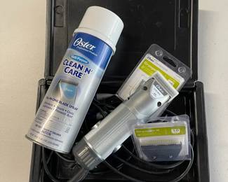 Oster Golden A5 Electric Clipper  Blades With Cleaner