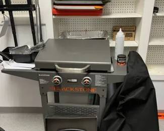 Blackstone Pro Series With Accessories And Cover