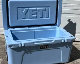 YETI Tundra 65 Cooler – Premium Heavy-Duty Ice Chest – Clean