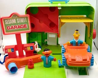 vintage 1981 Sesame Street Garage playset