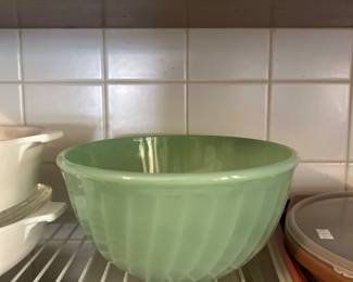Jadeite swirl bowl