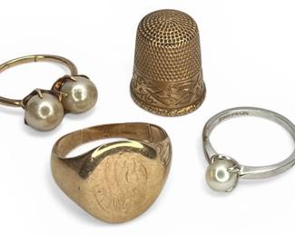 Collection Antique Gold Rings & Thimble